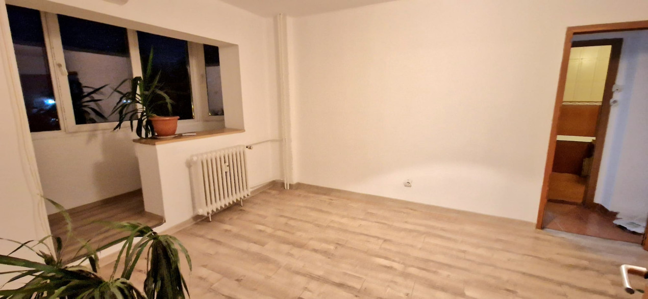 apartament 4 camere | etaj 4  din 10 | Bd Ghencea - Stadionul Steaua 