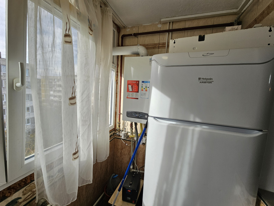 Apartament 3 camere cu centrala proprie | Piata Gorjului