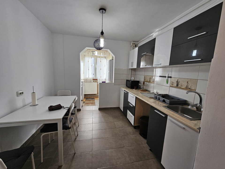 Apartament 3 camere cu centrala proprie | Piata Gorjului