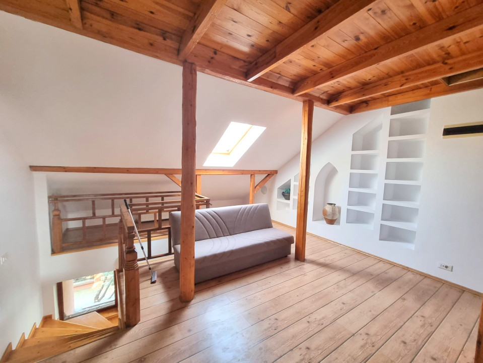Apartament 4 camere, curte, locuri de parcare, centrala termica | Valea Oltului