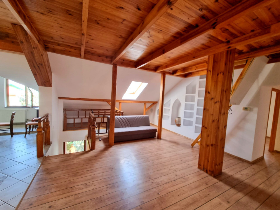 Apartament 4 camere, curte, locuri de parcare, centrala termica | Valea Oltului