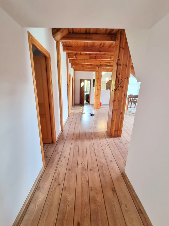 Apartament 4 camere, curte, locuri de parcare, centrala termica | Valea Oltului
