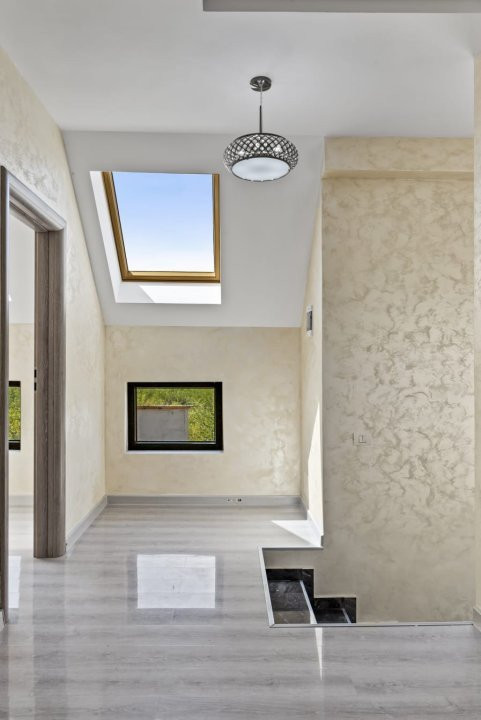 Casa noua P+1 | finisata la cheie | Prel. Ghencea - Pasajul Domnesti