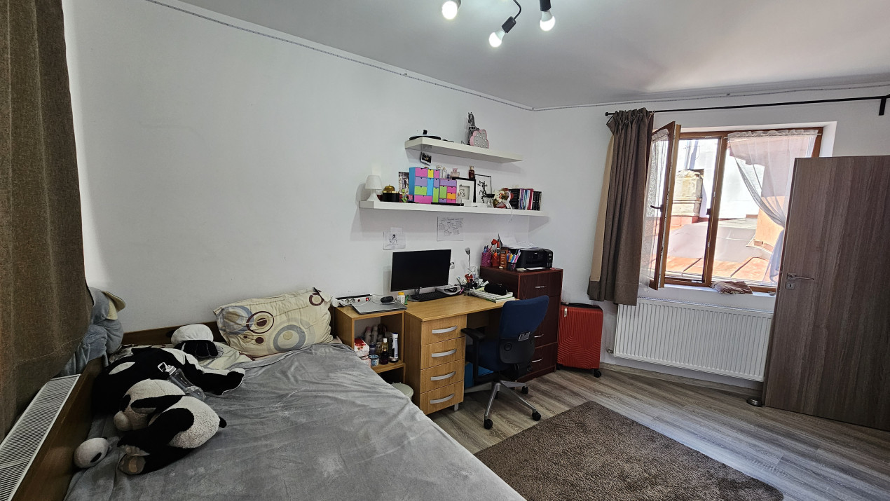 Casa individuala 3 camere mobilata | Curte comuna | Stefan cel Mare
