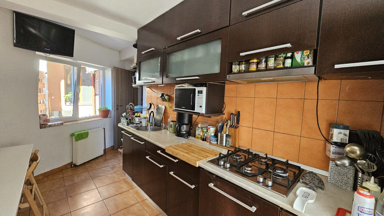 Casa individuala 3 camere mobilata | Curte comuna | Stefan cel Mare