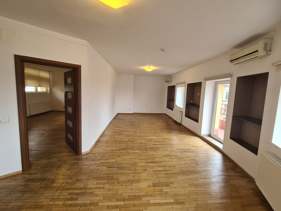 Spatiu Comercial 300 m.p.  cu terase si lift separat | Calea Mosilor 