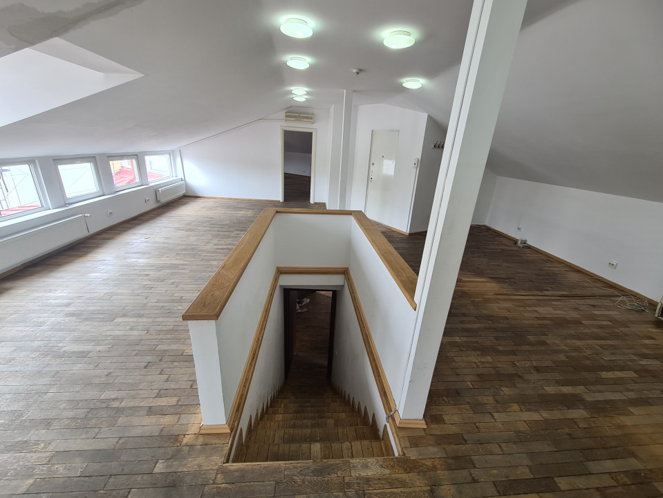 Spatiu Comercial 300 m.p.  cu terase si lift separat | Calea Mosilor 