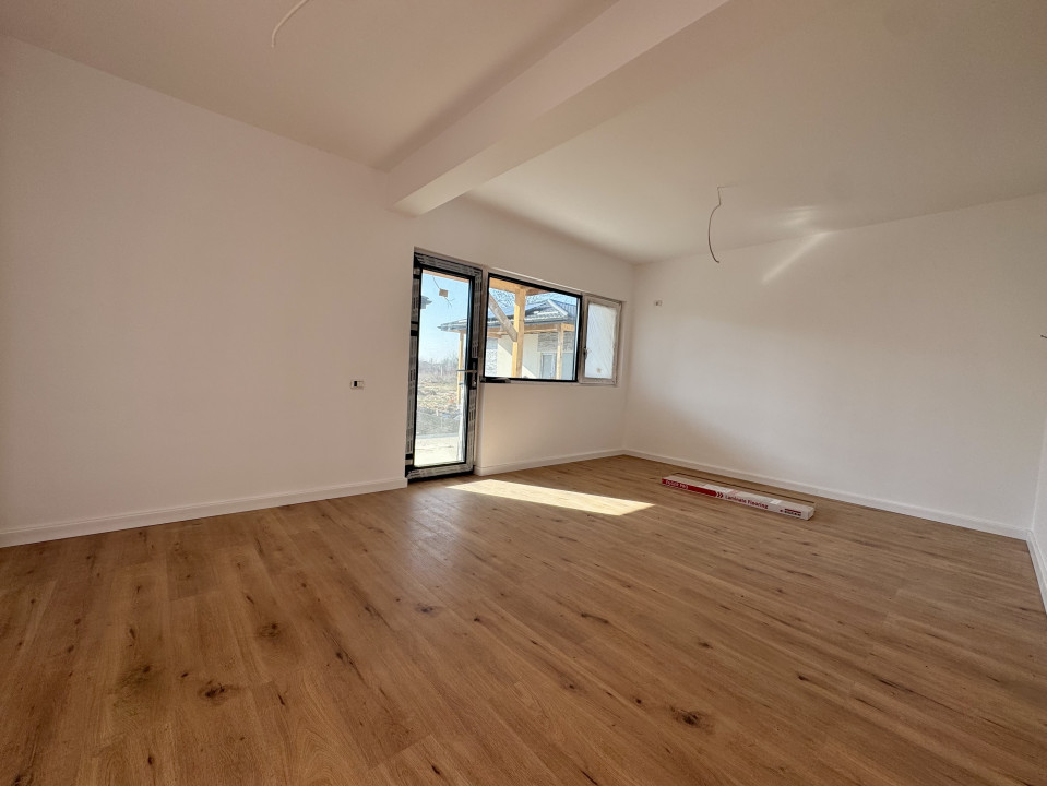 Casa 4 camere | COMISION 0% | Panouri fotovoltaice | Teren 450mp | Domnesti