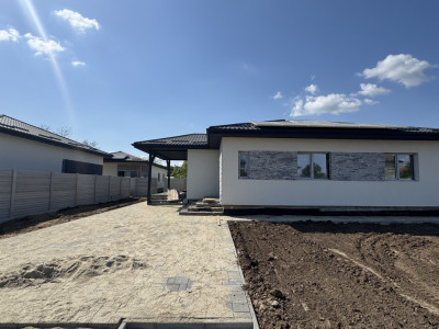 Casa 4 camere | COMISION 0% | Panouri fotovoltaice | Teren 450mp | Domnesti