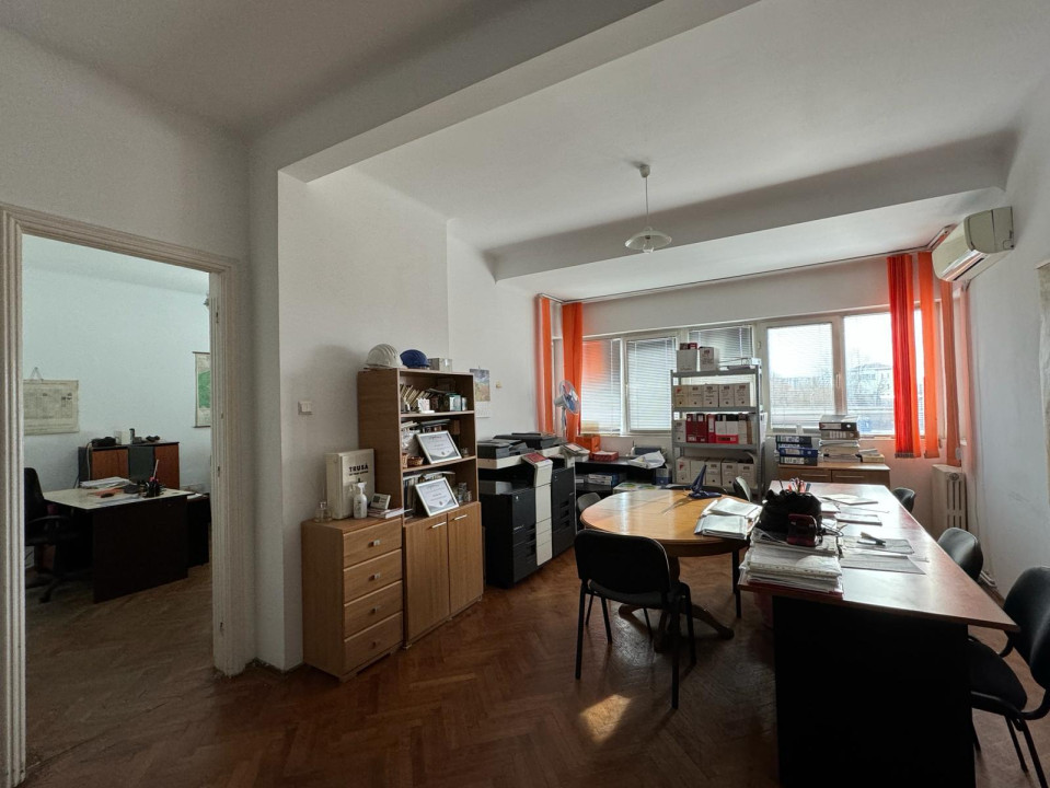Apartament 4 camere cu boxa de 18 m | Pozitionare excelenta | Calea Grivitei 