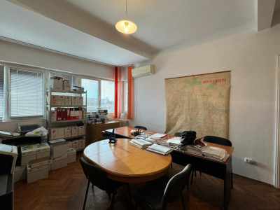 Apartament 4 camere cu boxa de 18 m | Pozitionare excelenta | Calea Grivitei 