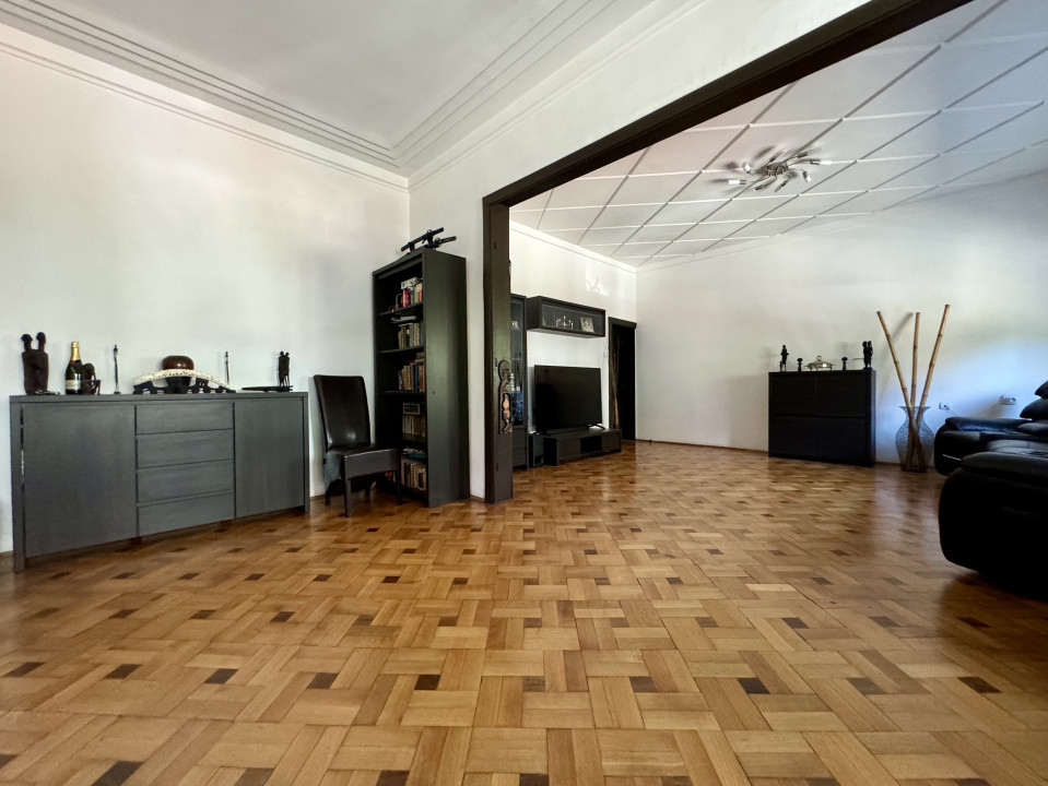 Apartament 3 camere | Centrala proprie | Zona Cismigiu