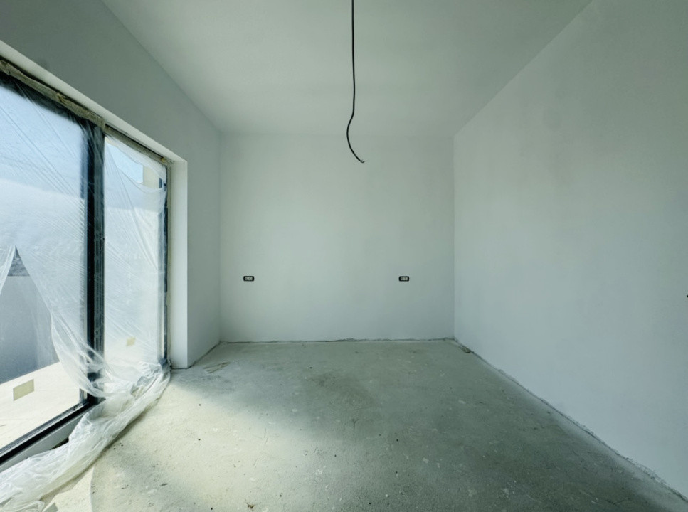 Casa 4 camere | COMISION 0% | Panouri fotovoltaice | Teren 400mp | Domnesti