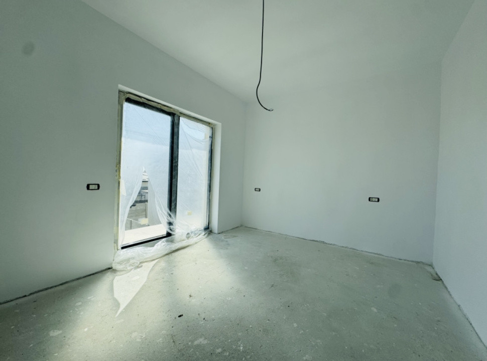 Casa 4 camere | COMISION 0% | Panouri fotovoltaice | Teren 400mp | Domnesti