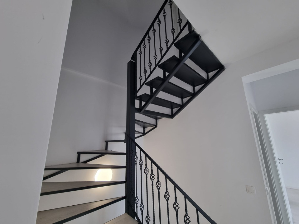 Casa 4 camere tip cvadrupla | toate utilitatile | Magurele