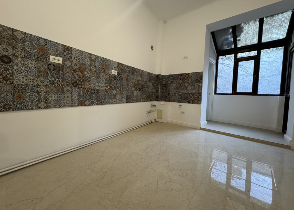 Apartament 4 camere | Garaj | Centrala proprie | Zona Unirii