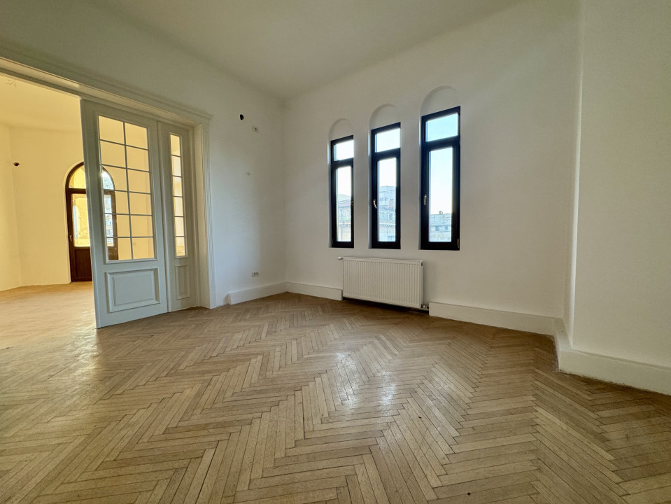 Apartament 4 camere | Garaj | Centrala proprie | Zona Unirii