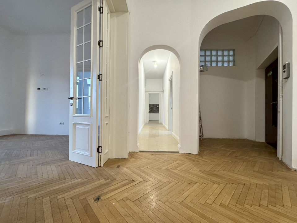 Apartament 4 camere | Garaj | Centrala proprie | Zona Unirii