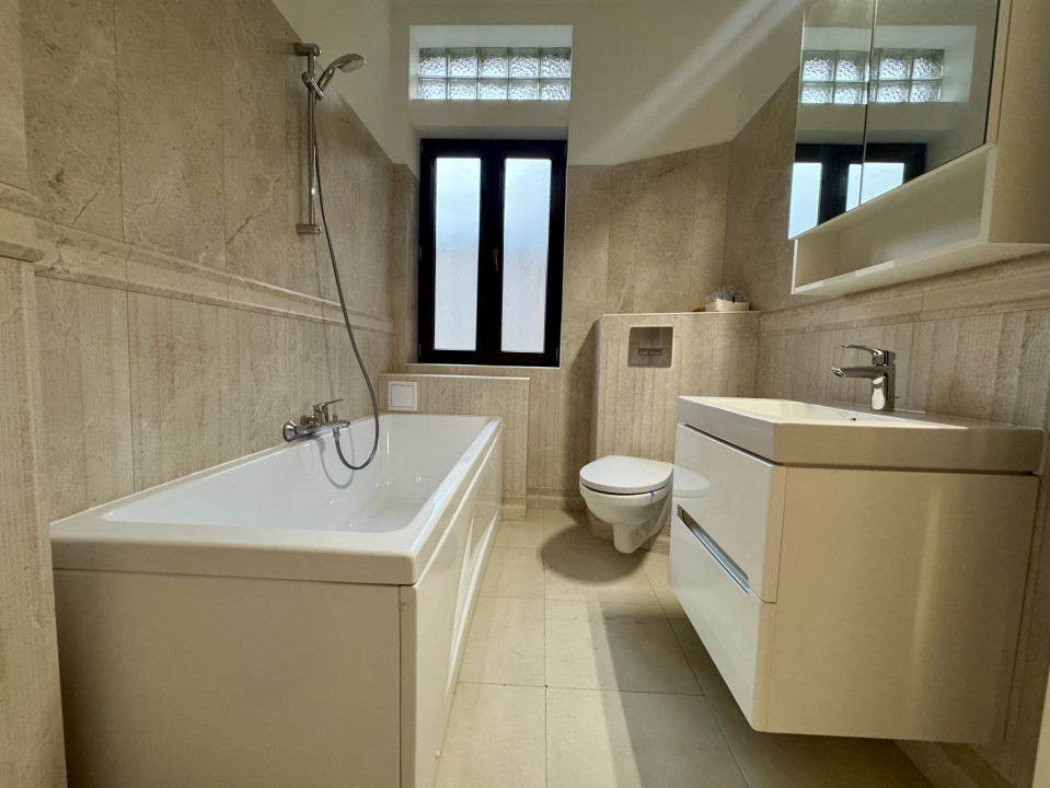 Apartament 4 camere | Garaj | Centrala proprie | Zona Unirii