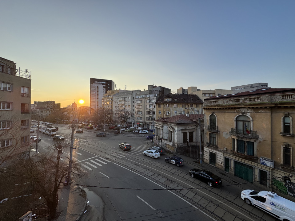 Apartament 4 camere | Garaj | Centrala proprie | Zona Unirii