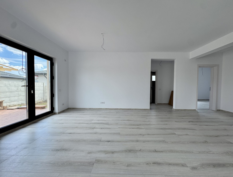 Casa 4 camere | COMISION 0% | Incalzire in pardoseala | Teren 392mp | Clinceni