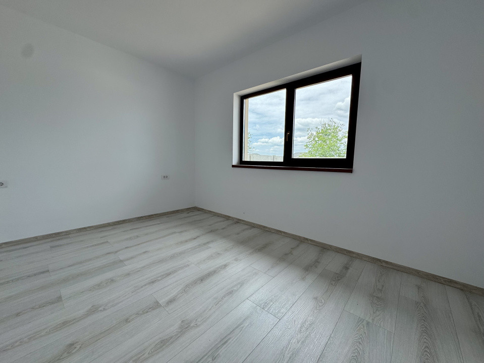 Casa 4 camere | COMISION 0% | Incalzire in pardoseala | Teren 392mp | Clinceni