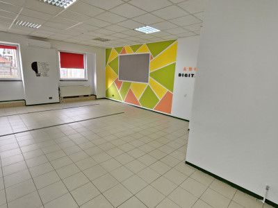 Spatii comerciale/ birouri de inchiriat | DN 1 Balotesti