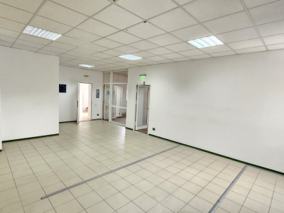 Spatii comerciale/ birouri de inchiriat | DN 1 Balotesti