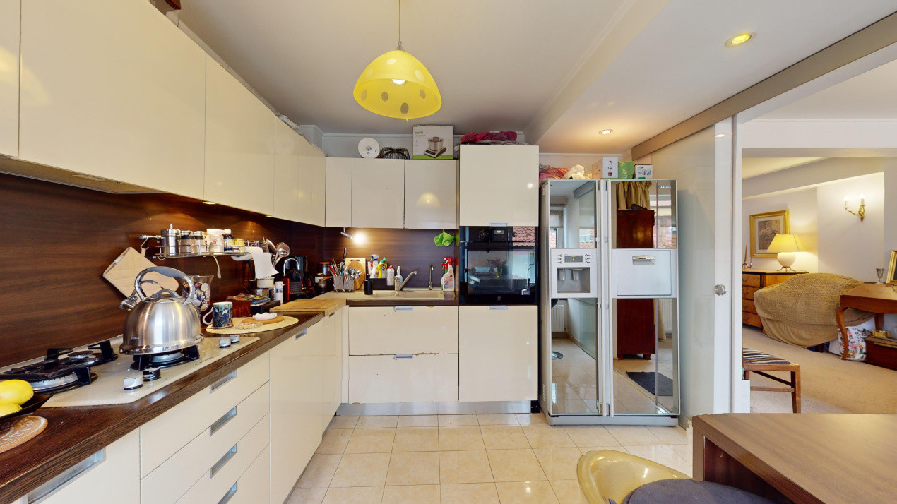De vanzare duplex in Piata Charles de Gaulle