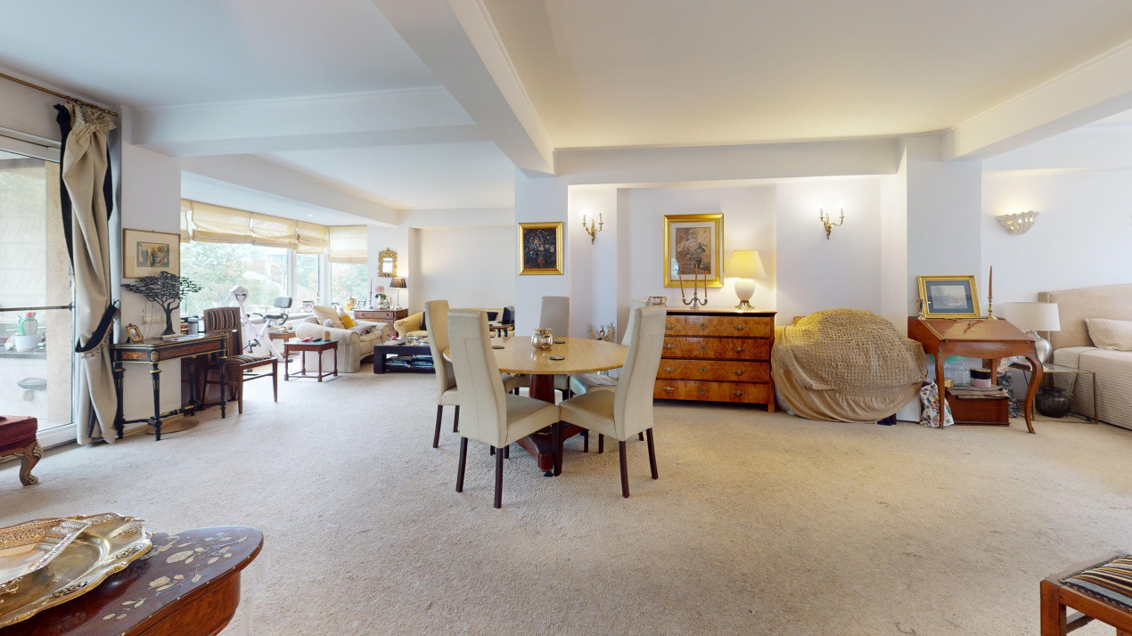 De vanzare duplex in Piata Charles de Gaulle
