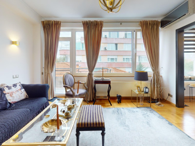 De vanzare duplex in Piata Charles de Gaulle
