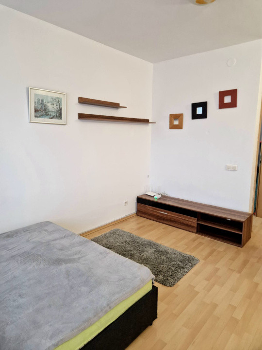 Garsonieră vanzare etaj 3/10, loc parcare inclus Complex Răsărit de Soare 
