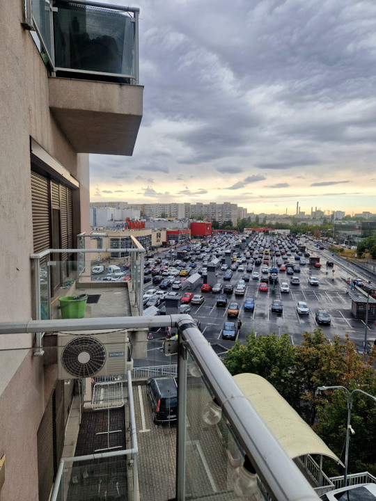 Garsonieră vanzare etaj 3/10, loc parcare inclus Complex Răsărit de Soare 