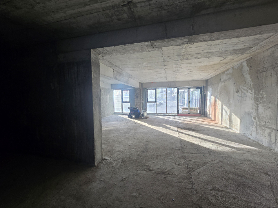 Spatiu comercial 138 m- nou cu parcare | Dr. Taberei - Auchan