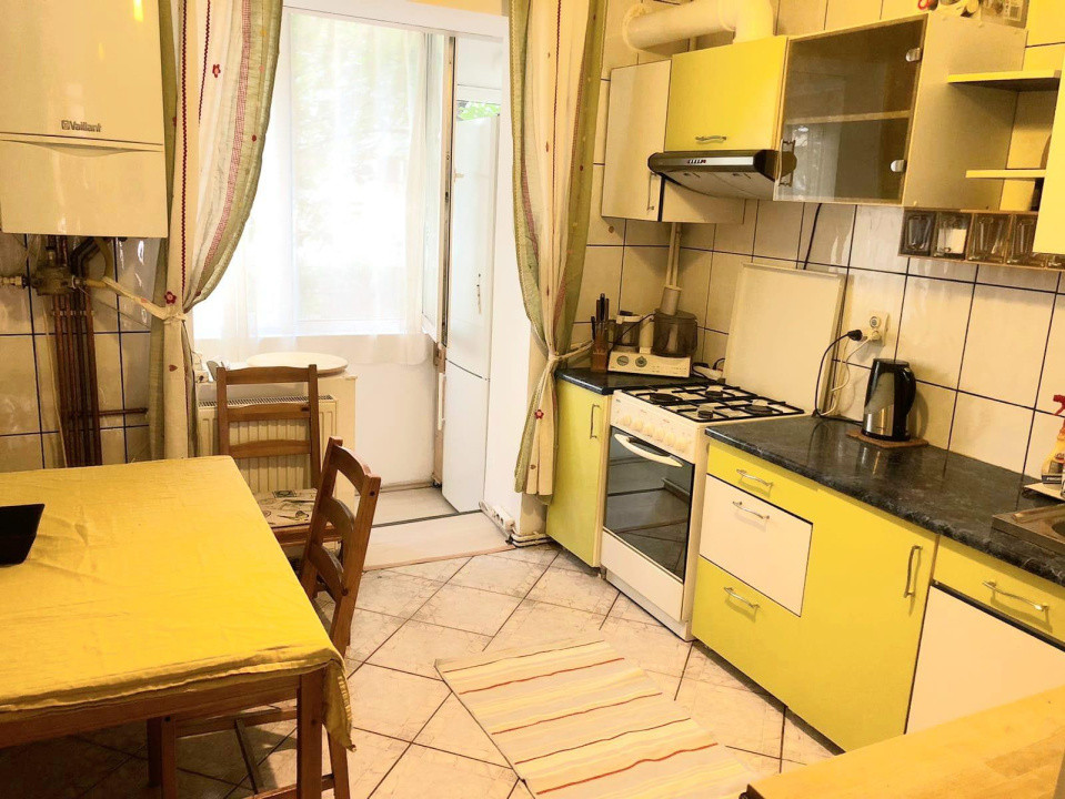 Apartament 3 camere renovat | Centrala proprie | Ozana - Metrou 1 Decembrie