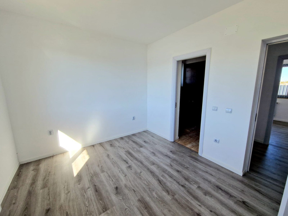 Vânzare casă parter  cu 4 camere Vedere la lac – Buftea, Strada Fulger