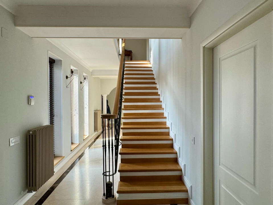 Vila 7 camere | Teren 1118mp | Piscina I Domnesti