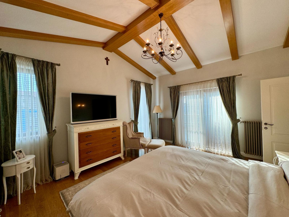 Vila 7 camere | Teren 1118mp | Piscina I Domnesti