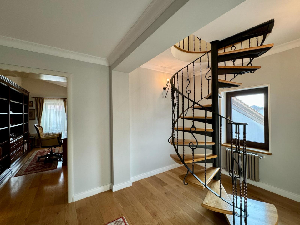 Vila 7 camere | Teren 1118mp | Piscina I Domnesti