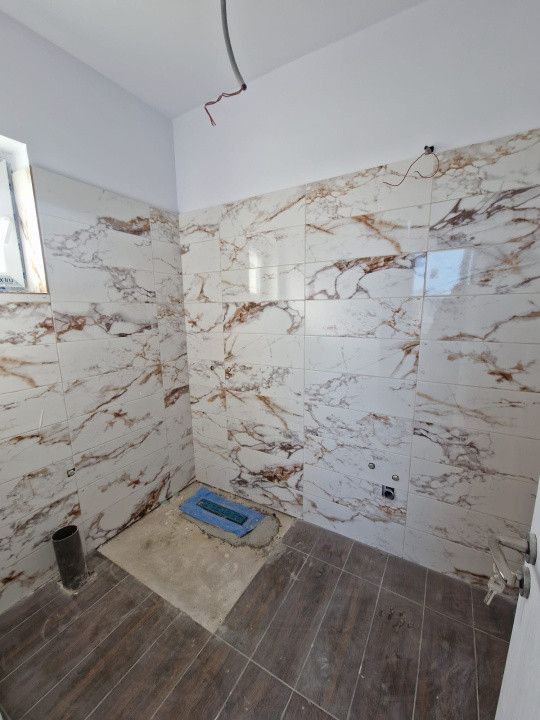 Vânzare casă parter  cu 4 camere Vedere la lac| Crevedia -Strada Caisului