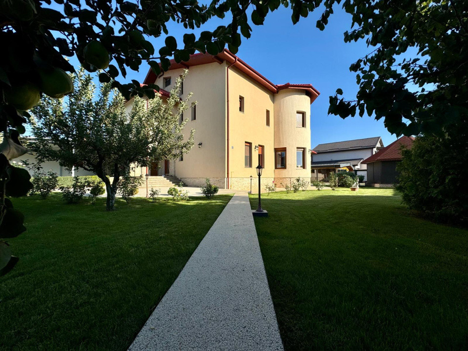 Vila 5 camere | Piscina acoperita | Teren 2200mp | Domnesti
