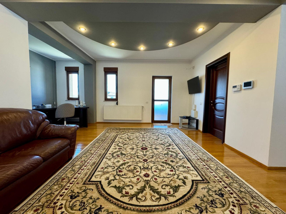 Vila 5 camere | Piscina acoperita | Teren 2200mp | Domnesti