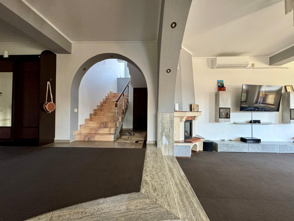 Vila 5 camere | Piscina acoperita | Teren 2200mp | Domnesti