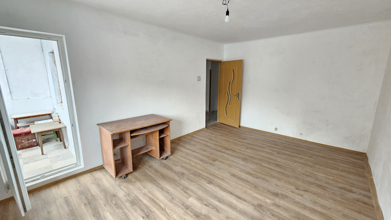 Apartament 2 camere de vanzare 