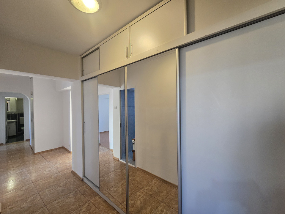  Apartament 4 camere renovat | COMISION 0% | Dr. Taberei- B-dul Ghencea 